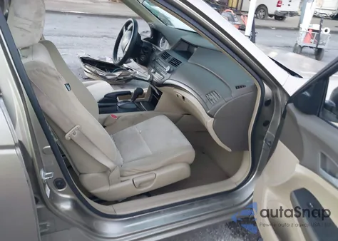 2009 Honda Accord 2.4 Lx z USA, uszkodzony, nr VIN JHMCP26309C016201